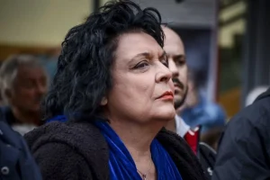 Ράγισμα στην περόνη υπέστη η Λιάνα Κανέλλη μετά το ατύχημα στο στούντιο του ΑΝΤ1