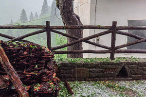 Σε όλη την Ελλάδα καλοκαίρι, στη Λάρισα και στα Τρίκαλα… χαλάζι!