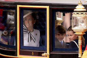 Κέιτ Μίντλετον: Η πρώτη δημόσια εμφάνιση μαζί με τον Γουίλιαμ και τα παιδιά τους