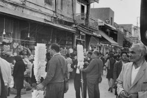 Κόσμος στην κεντρική αγορά του Ηρακλείου