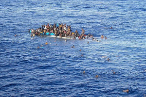 Μετανάστες: Το πλοίο-ασθενοφόρο Ocean Viking διασώζει 54 ανθρώπους ανοικτά της Λιβύης