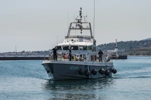 Tο λιμενικό διέσωσε 77 παράνομους μετανάστες ανοιχτά της Αμοργού