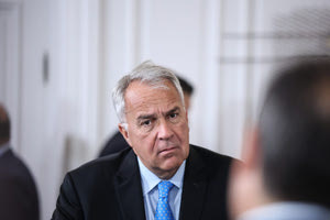 Ο ΟΠΕΚΕΠΕ… γκρέμισε το αφήγημα του Κυριάκου, που θα ζητήσει πίσω με τόκο τα… κλεμμένα! Ο Μάκης υπέρ της Προανακριτικής και τα κόμματα υπέρ των πρόωρων εκλογών…