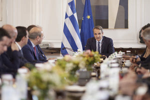 Ανασχηματισμός: Τα ονόματα που “παίζουν”, τα ονόματα που φεύγουν και οι σταθεροί