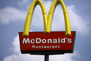 AI υπεύθυνο για τη λήψη παραγγελιών αποσύρεται από τα McDonald’s