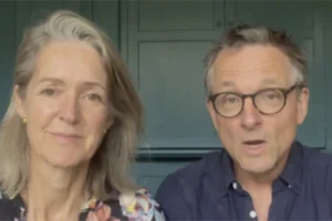 Η πρώτη δήλωση της συζύγου του παρουσιαστή του BBC: «Είμαι συγκλονισμένη, πήρε τη λάθος διαδρομή και κατέρρευσε»