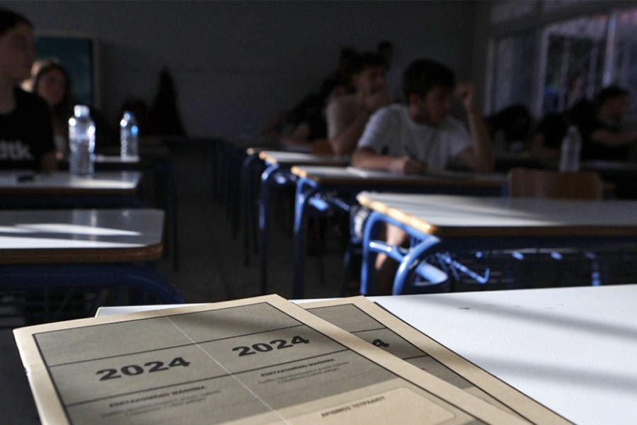 Πανελλαδικές 2024: Πτώση σε Πολυτεχνικές και Νομικές, μικρή άνοδο στις Ιατρικές δείχνουν οι βαθμολογίες