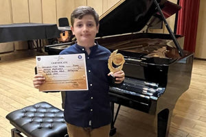 Σπουδαία διάκριση για τον 9χρονο Γιώργο σε διεθνή διαγωνισμό πιάνου