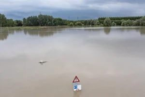 Ιταλία: Κακοκαιρία στα βορειοδυτικά της χώρας – Εκκενώθηκαν σπίτια