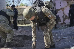 Ρωσία-Ουκρανία: Πέντε νεκροί από επίθεση μη επανδρωμένου αεροσκάφους κοντά στα ουκρανικά σύνορα