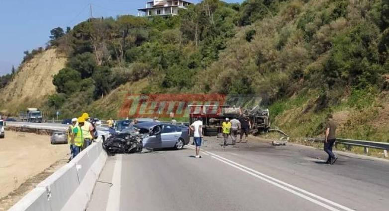 Πάτρα: Φορτηγό συγκρούστηκε με ΙΧ – Δύο νεκροί