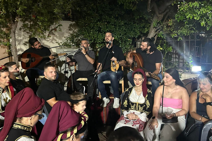 Αναβίωσε η Κρητική «καντάδα»