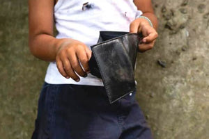 Χανιά: Συνελήφθη γυναίκα η οποία εξωθούσε στην επαιτεία τα ανήλικα παιδιά της