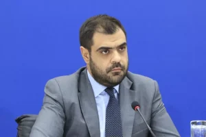 Π. Μαρινάκης: Καταρρίπτονται με απλό τρόπο τα fake news περί «εξαήμερης εργασίας»