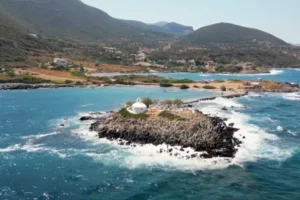 Το νησί των νεκρών: Το μόνο μέρος στην Ελλάδα που δεν θέλει να επισκεφθεί κανείς! (vid)