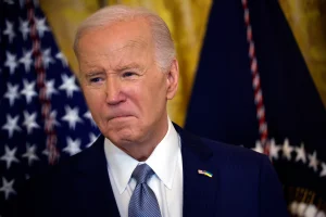 «Bye, Bye, Μπάιντεν»: Οι Δημοκρατικοί ήδη ψάχνουν για νέο αντίπαλο στον Τραμπ