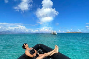 H μαντινάδα της Άλκηστις Πρωτοψάλτη και η φωτογραφία γεμάτη Κρήτη