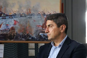 Ο εργαζόμενος δεν προτίθεται να κινηθεί εναντίον του Λ. Αυγενάκη: “Υπάρχουν κι άλλα βίντεο από την επίθεση”