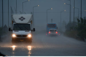 Καιρός: «Πάνω από 1.100 κεραυνοί σε Αττική, Εύβοια και Κορινθία» λέει o Κώστας Λαγουβάρδος