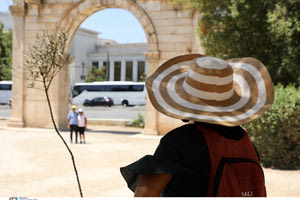 Στα όρια του καύσωνα η χώρα – στο κόκκινο παραμένει ο υδράργυρος και στην Κρήτη