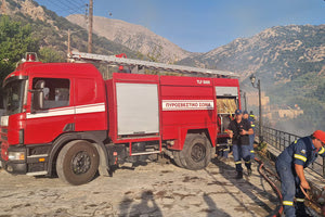 Υπό πλήρη έλεγχο η φωτιά στο Κατωφύγι – βίντεο του patris.gr από την κατάσβεση