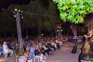 Μια μαγική βραδιά στην Γκουβερνιώτισσα κάτω από το φεγγάρι