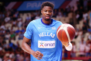 Εθνική Ελλάδος: Αποχώρησε τραυματίας ο Κώστας Αντετοκούνμπο