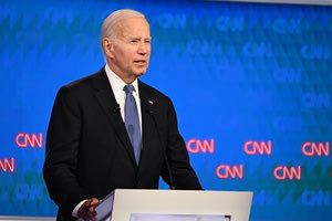 Ο Μπάιντεν μπέρδεψε πάλι τα λόγια του: «Υπερήφανος που υπηρέτησα ως η πρώτη μαύρη γυναίκα στο πλευρό ενός μαύρου προέδρου»