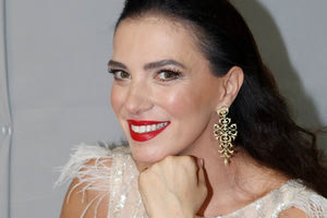 Στο νοσοκομείο η Φωτεινή Δάρρα: «Με την καλύτερη φροντίδα σε συνθήκες δύσκολες»