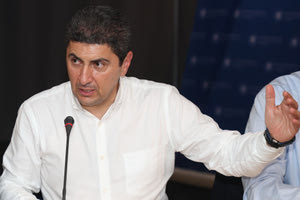 Λευτέρης Αυγενάκης: Διαγράφηκε από την Κοινοβουλευτική ομάδα της ΝΔ