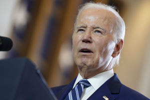 Ο Λευκός Οίκος διαψεύδει τα περί απόσυρσης της υποψηφιότητας του Τζο Μπάιντεν