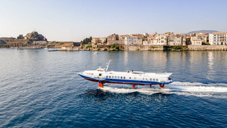 Μηχανική βλάβη για το πλοίο Paxos Island, αναμονή για 60 επιβάτες στο λιμάνι των Παξών