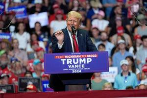 Ντοναλντ Τραμπ: «Πηγαίνετε να ψηφίσετε αγαπημένοι μου χριστιανοί, δεν θα χρειαστεί να το κάνετε ποτέ ξανά»