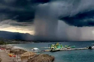 Σκηνικό «αποκάλυψης» στους Αγίους Θεοδώρους σαν να βγήκε από ταινία… καταστροφής