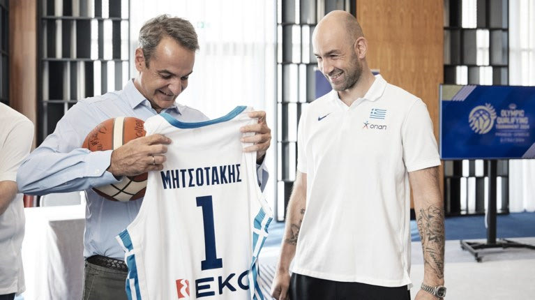 Με την Εθνική ομάδα μπάσκετ συναντήθηκε ο Κυριάκος Μητσοτάκης