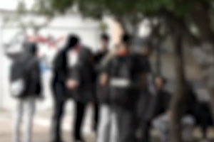 Ανώγεια: Θύμα ξυλοδαρμού έπεσε 16χρονος επειδή…φορούσε σκουλαρίκι και βερμούδα – η επιστολή της μητέρας του