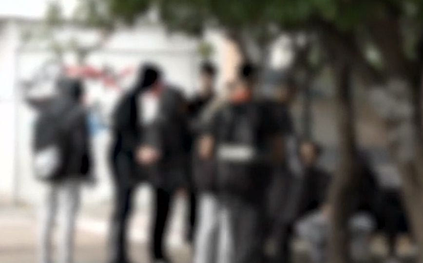 Ανώγεια: Θύμα ξυλοδαρμού έπεσε 16χρονος επειδή…φορούσε σκουλαρίκι και βερμούδα – η επιστολή της μητέρας του