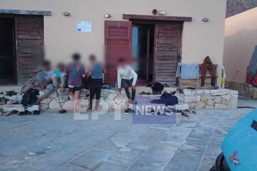 Γαύδος: Σκάφος με 39 μετανάστες βγήκε στην παραλία Τρυπητή