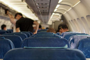 Ήθελαν με το ζόρι να αγοράσουν αλκοόλ στη διάρκεια της πτήσης, αναγκαστική προσγείωση αεροπλάνου στο Ηράκλειο!