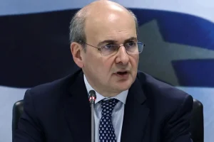 Καταργείται το τέλος χαρτοσήμου σε 600 συναλλαγές: Τι αλλάζει με το ψηφιακό τέλος συναλλαγής