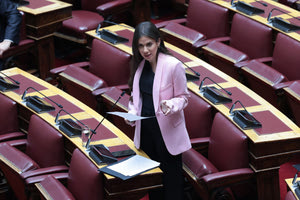 Αναστολή κυρώσεων για την Ψηφιακή Κάρτα Εργασίας ζητά η Ελένη Βατσινά