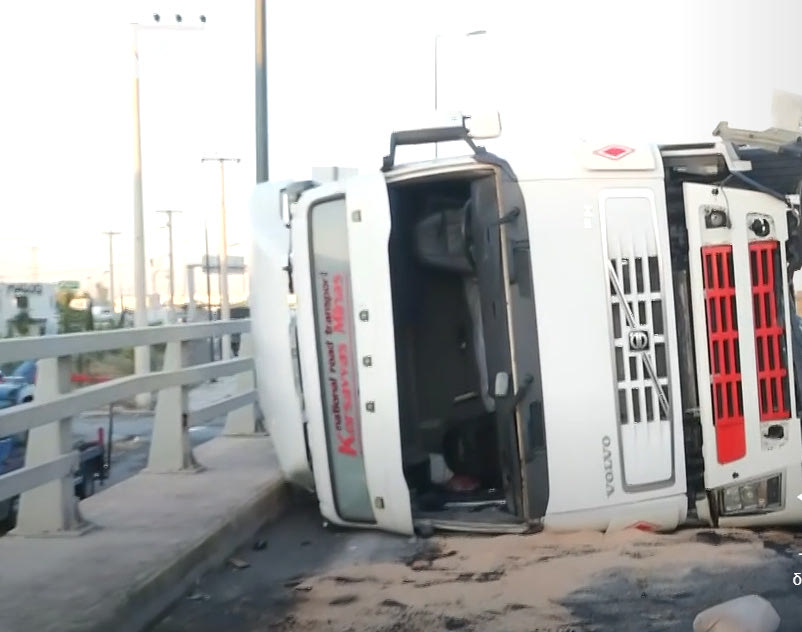 Aνατροπή φορτηγού στον Κηφισό – έκλεισε ο δρόμος