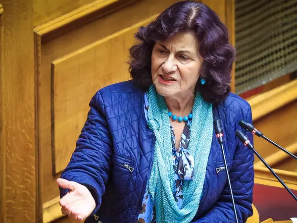 Επεισόδιο στη Βουλή: «Άει στο διάολο» είπε η Φωτίου είπε στην Κεφαλογιάννη – «Ντροπή σας» απάντησε η υπουργός