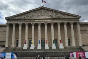 DW: Ποιος θα είναι ο νέος πρωθυπουργός στη Γαλλία;