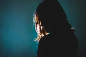 Προσπάθησε να την σκοτώσει δύο φορές:  21χρονη καταγγέλλει την φίλη της από την Κρήτη – κατέθεσε ασφαλιστικά μέτρα