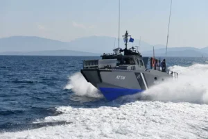 Ρόδος: Τραυματίας λιμενικός σε σύγκρουση με σκάφος που μετέφερε μετανάστες