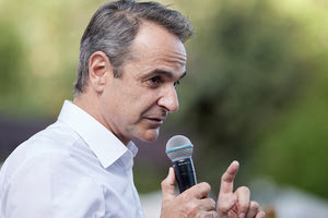 Επίσκεψη Μητσοτάκη στο υπουργείο Εργασίας