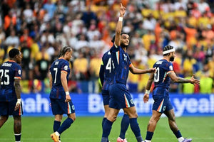 Με τριάρα η Ολλανδία στους “8”