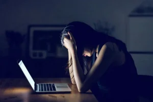 Ρόδος: Κατήγγειλε τον πρώην σύντροφό της για revenge porn – Της ζήτησε €200 για να μην στείλει φωτογραφίες στον πατέρα της