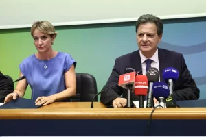 Αυτά είναι τα 3 μέτρα στήριξης των καταναλωτών για τις αυξήσεις στο ρεύμα